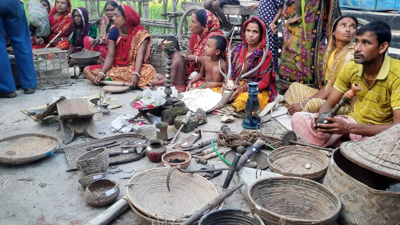 শ্যামনগরে প্রাচীন ঐতিহ্যের বিলুপ্তপ্রায় সামগ্রীর প্রদর্শনী