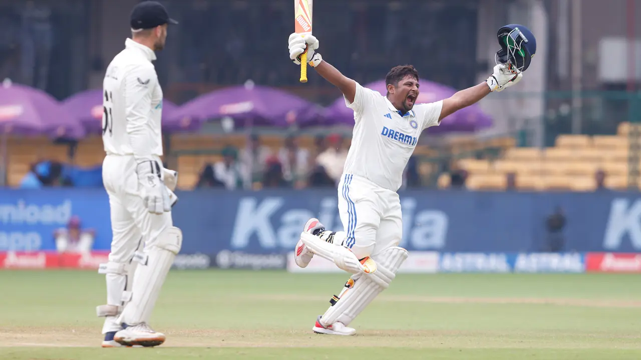গিলের পরিবর্তে সুযোগ পেয়ে সরফরাজের সেঞ্চুরি