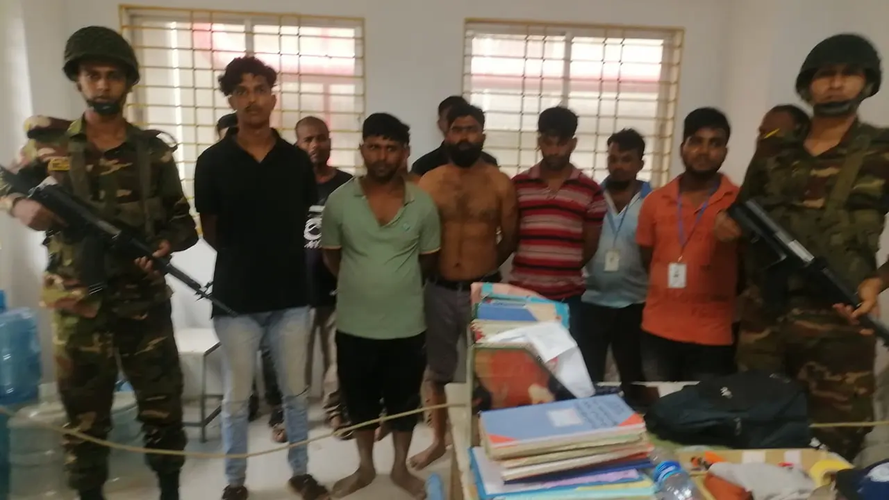 আশুলিয়ায় পোশাক শ্রকিকদের ওপর বহিরাগতদের হামলা, আটক ৬