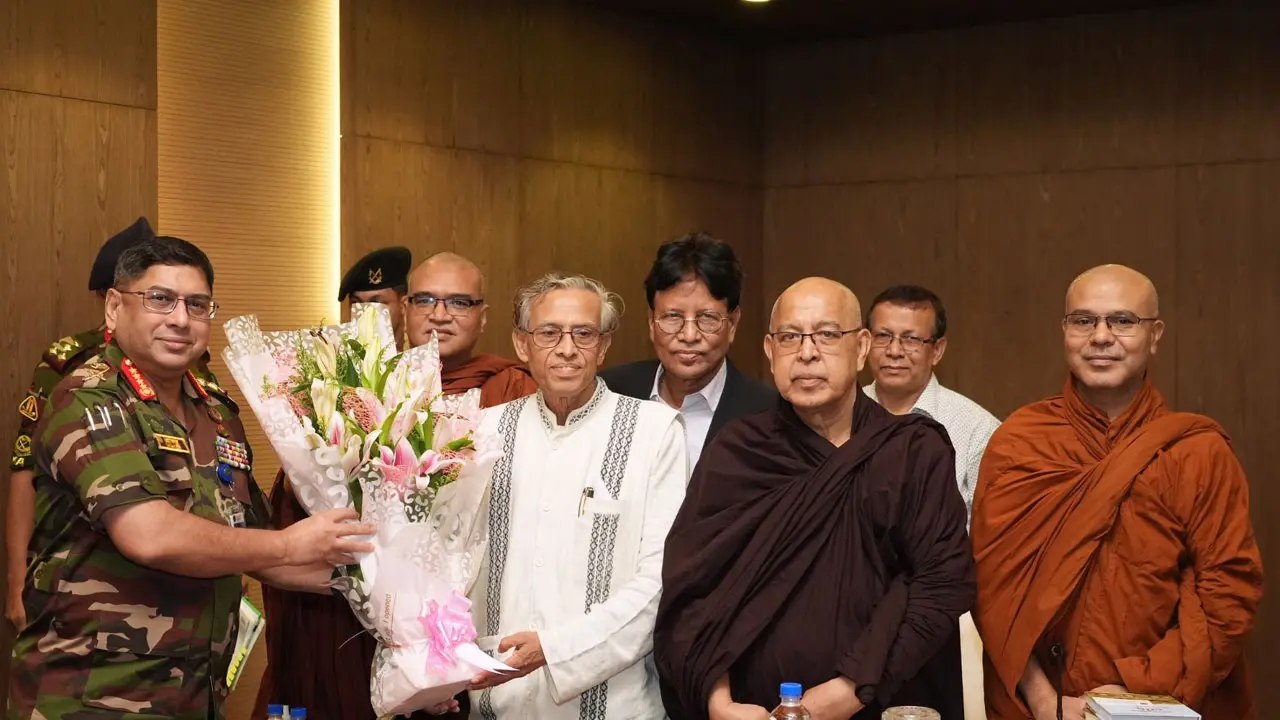 সেনাপ্রধানের সঙ্গে বুদ্ধিস্ট ফেডারেশন প্রতিনিধি দলের সাক্ষাৎ