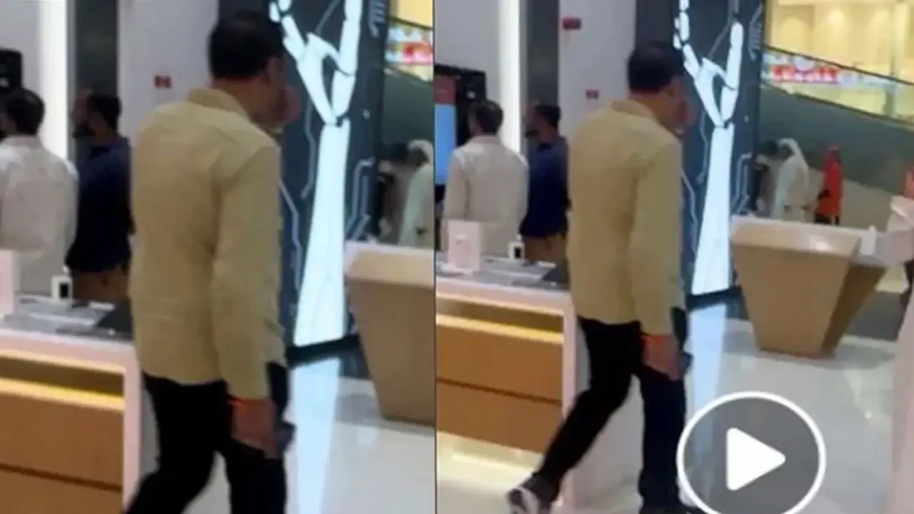 এবার শামীম ওসমানের দেখা মিলল আমিরাতের শপিং সেন্টারে