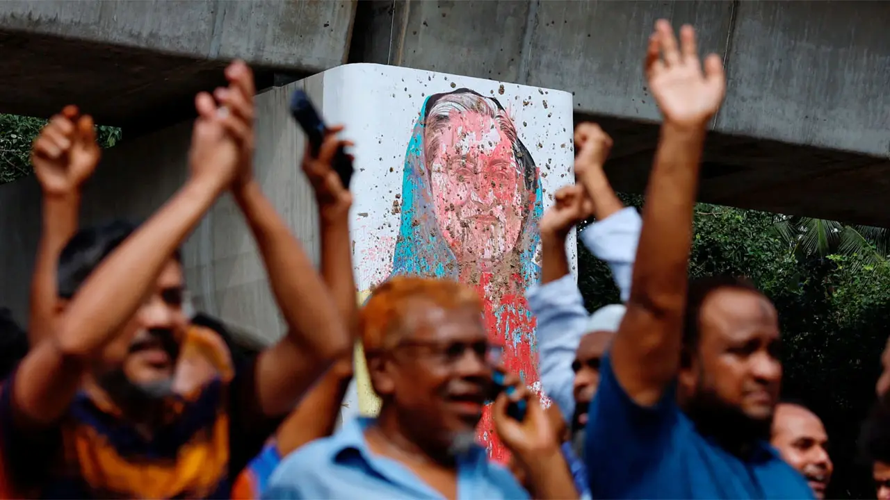 আ.লীগের রাজনৈতিক কর্মকাণ্ড নিষিদ্ধ চেয়ে হাসনাত-সারজিসের রিট