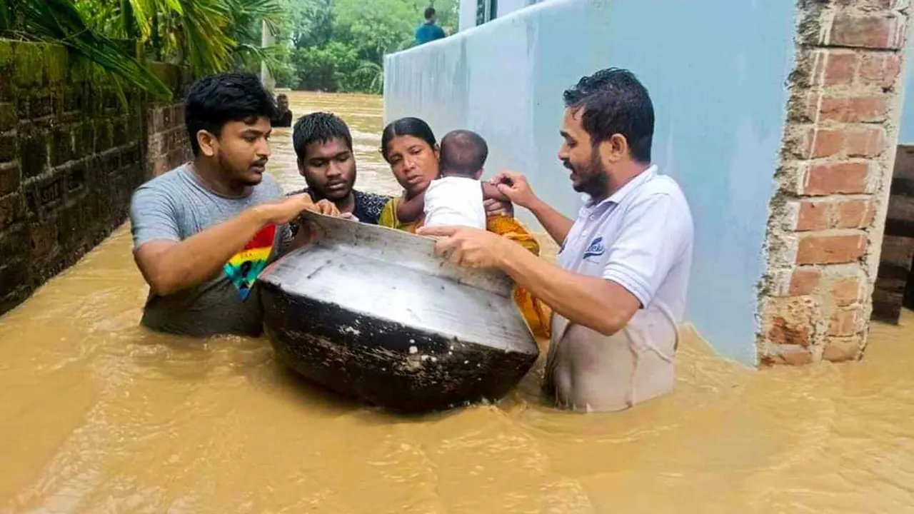 শেরপুরে পাহাড়ি ঢলে শতাধিক গ্রাম প্লাবিত, ভেঙেছে দুই নদীর পাড়