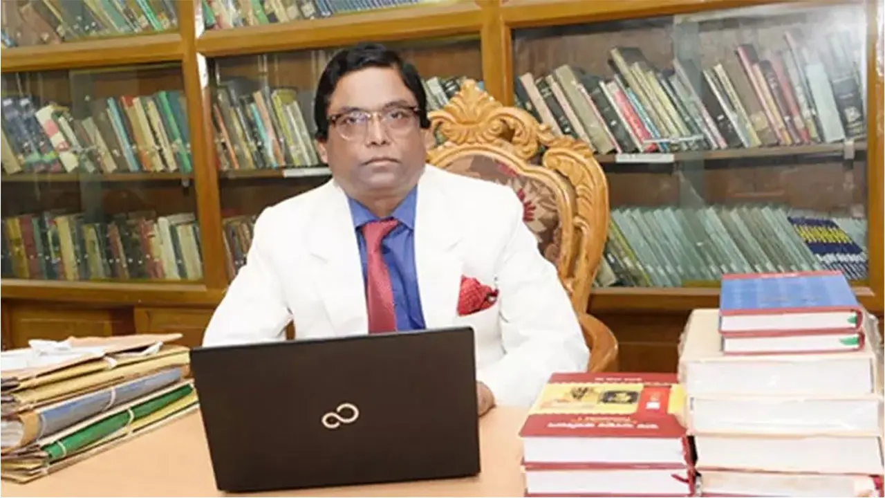 ডাক বিভাগের সুধাংশু শেখর ভদ্রের দেশত্যাগে নিষেধাজ্ঞা