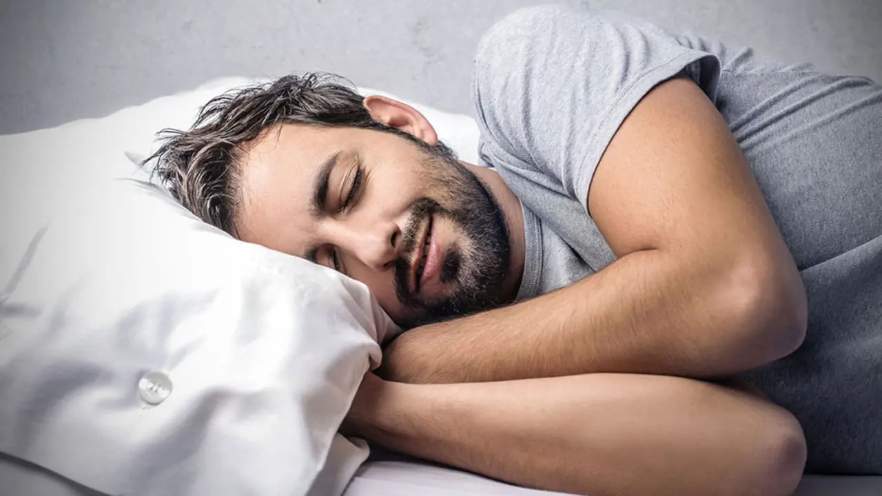 এশার পর তাড়াতাড়ি ঘুমানোর গুরুত্ব নিয়ে হাদিসে যা বলা হয়েছে