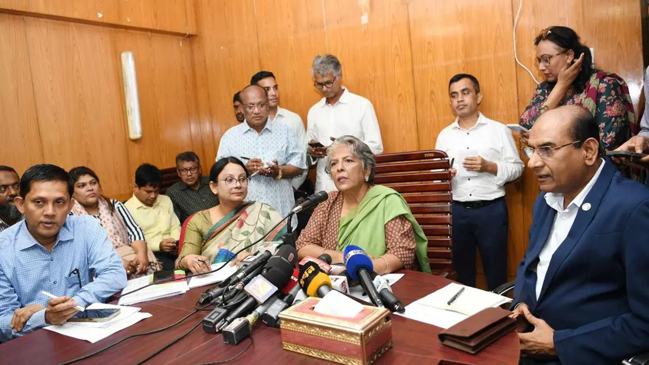 উচ্চপদস্থ একজন কর্মকর্তাকে নিয়ে এমন কথায় আমরা উদ্বিগ্ন