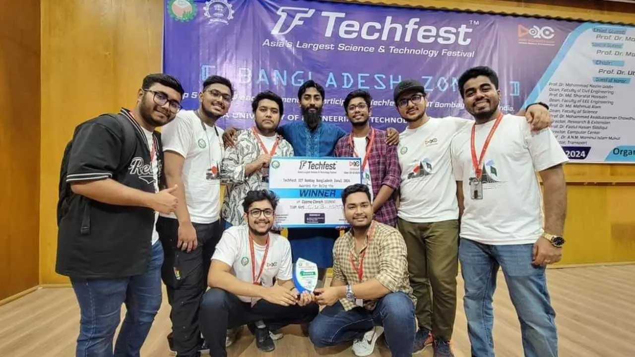 টেক ফেস্টের ফাইনালে কানাডিয়ান ইউনিভার্সিটির রোবোটিক সোসাইটি