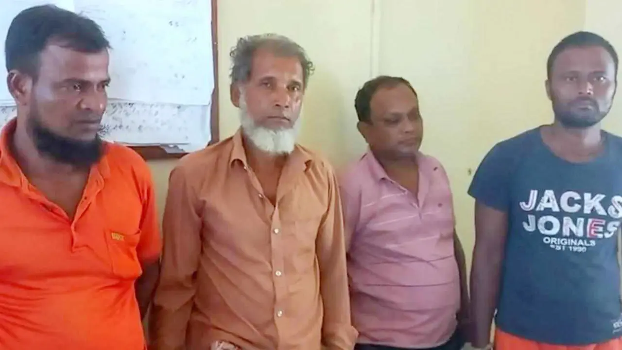 ভারত থেকে অবৈধভাবে দেশে প্রবেশের সময় আটক ৪