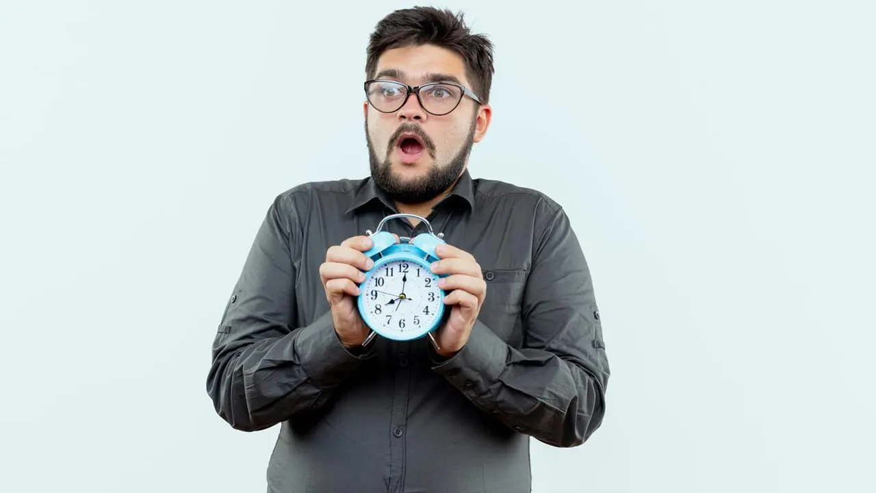 সময় নষ্ট হচ্ছে? জেনে নিন বন্ধ করার উপায়