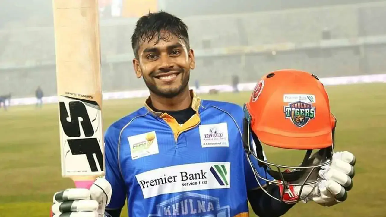 অধিনায়ককে ছেড়ে মিরাজকে দলে নিলো খুলনা