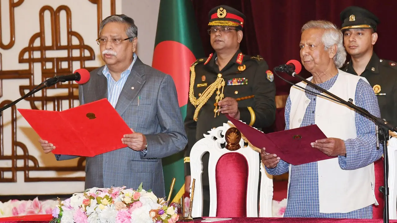 নানামুখী সংস্কার ও উদ্যোগে আশার আলো দেখাচ্ছেন ড. ইউনূস