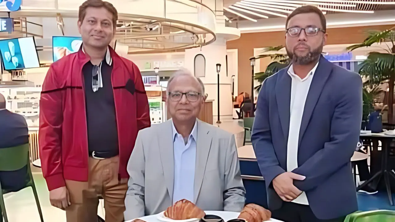 দেশে ফিরছেন আমার দেশ সম্পাদক মাহমুদুর রহমান