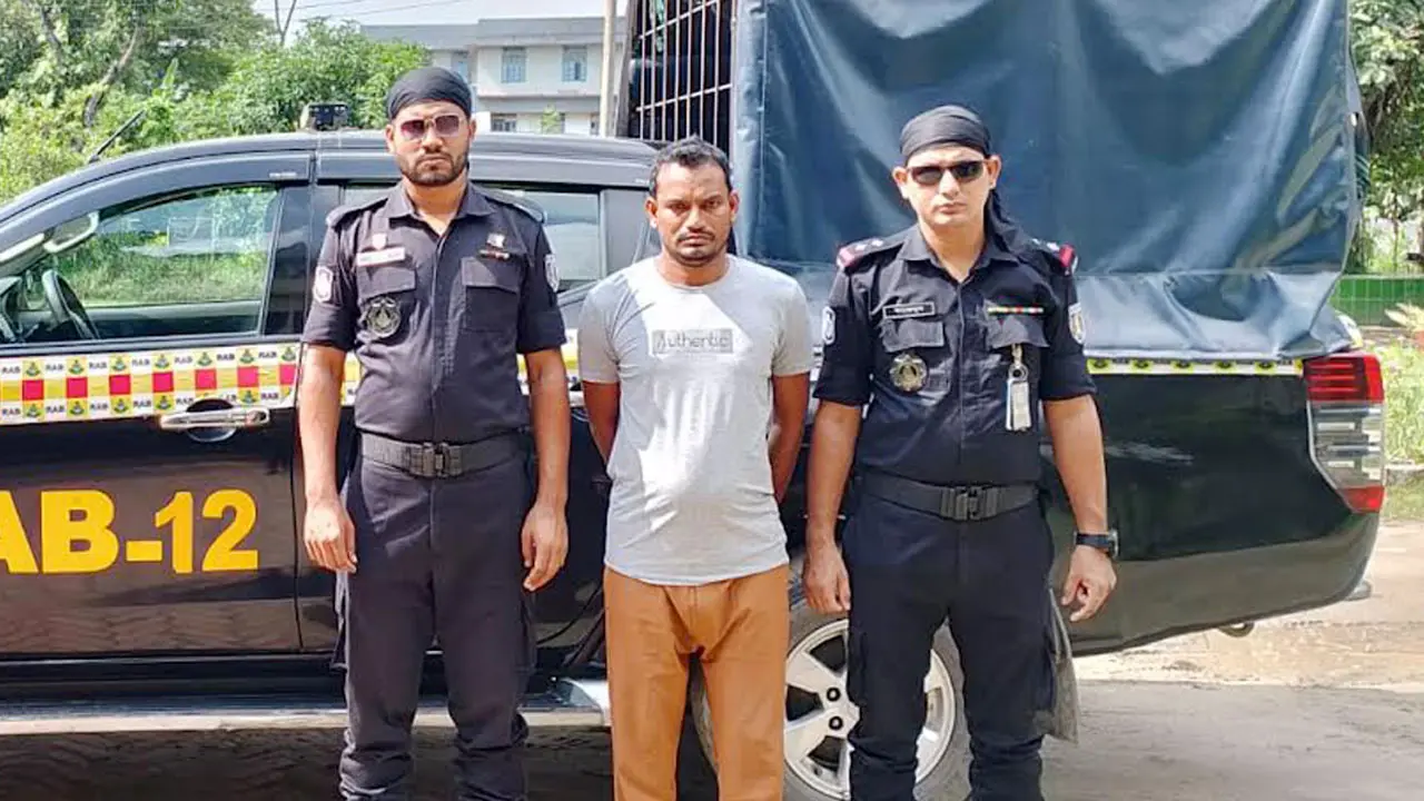 কারাগার ভেঙে পলাতক ২৫ মামলার আসামি গ্রেপ্তার 