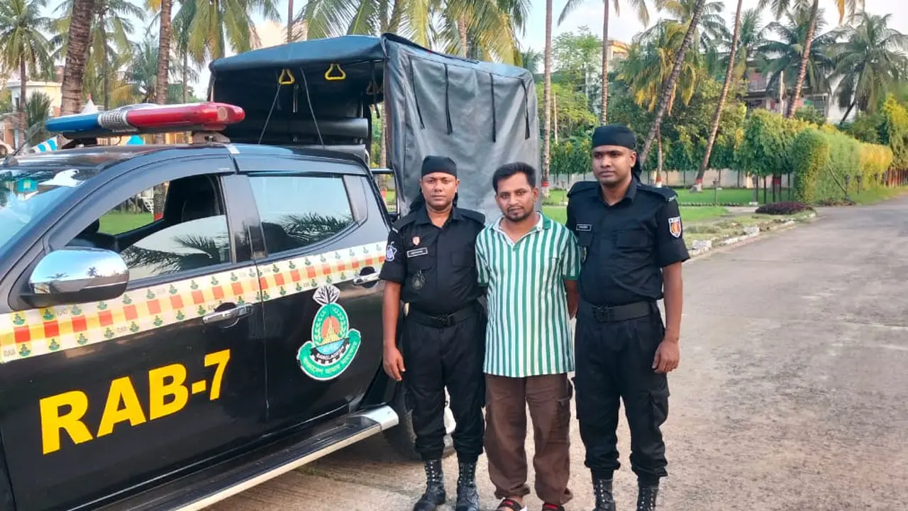 চট্টগ্রামে ছাত্র-জনতার ওপর গুলি চালানো সুলাইমান বাদশা গ্রেপ্তার 