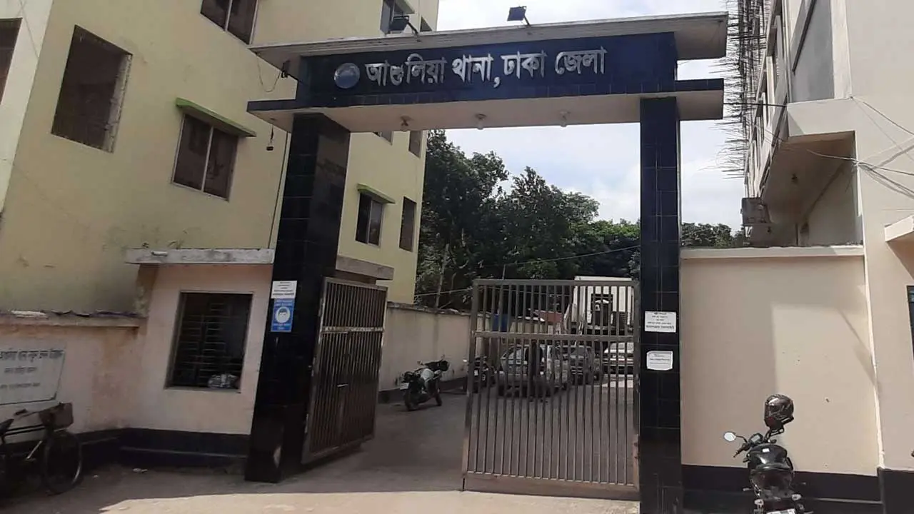 আশুলিয়ায় শিল্পাঞ্চলে বিক্ষোভ ও ভাঙচুরের অভিযোগে আটক ৩