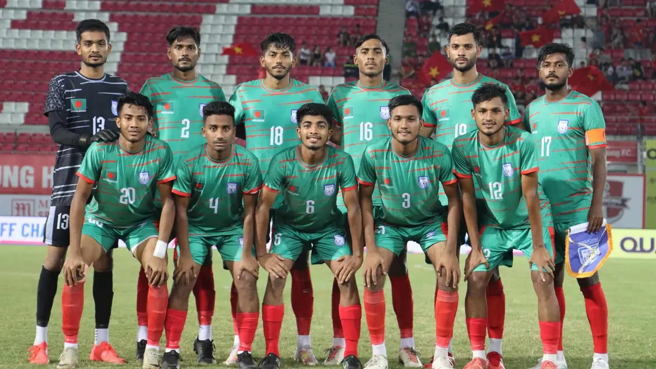 গোলরক্ষকের হাস্যকর ভুলে বাংলাদেশের বিদায়