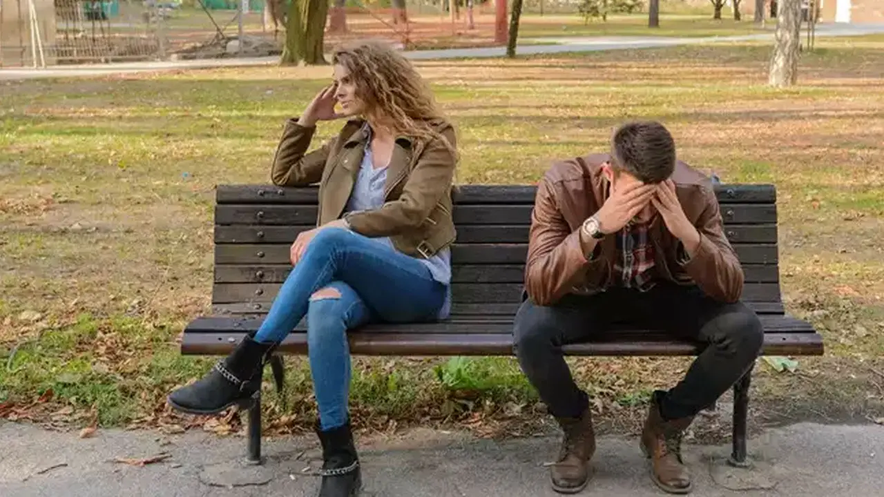 প্রেমিকা মিথ্যা নাকি সত্য বলছে, বুঝবেন যেভাবে