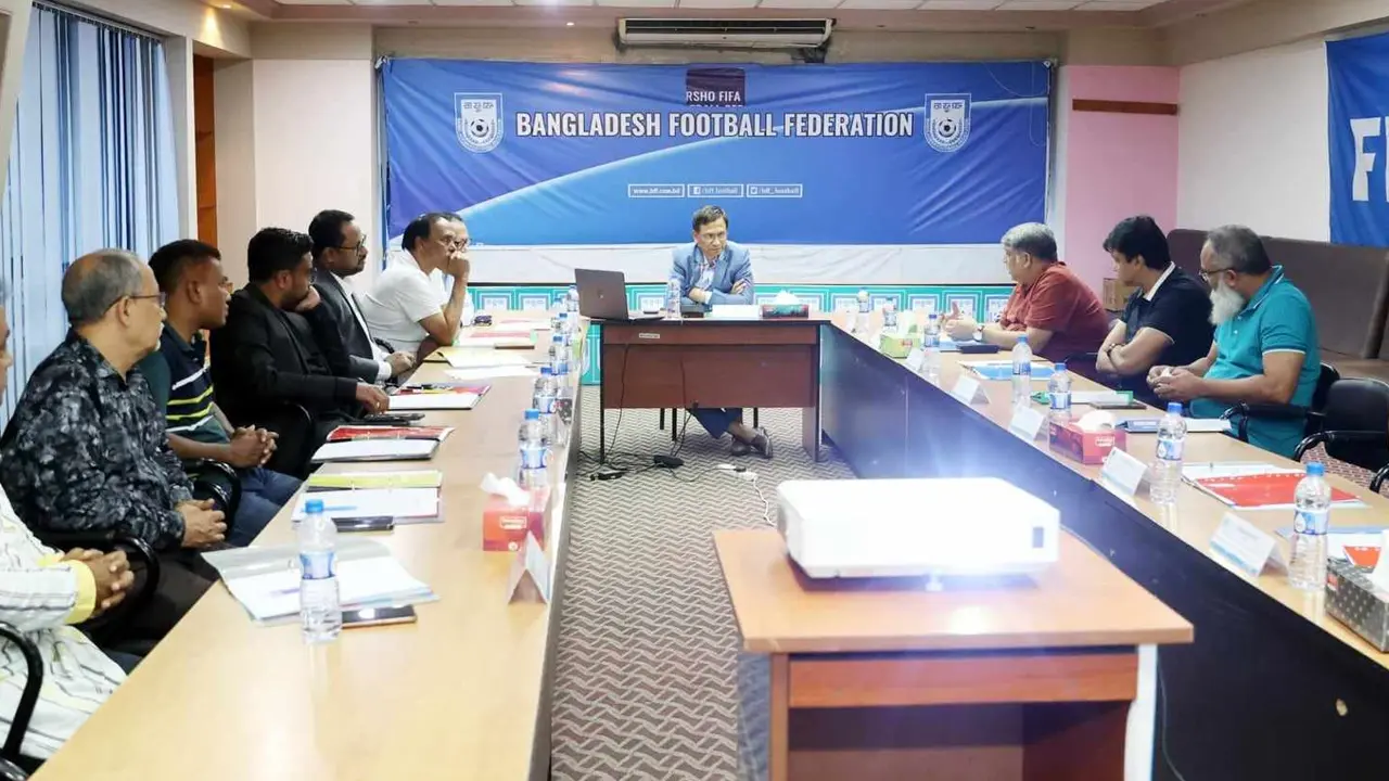 এক সপ্তাহ পিছিয়ে গেল ফুটবল মৌসুম