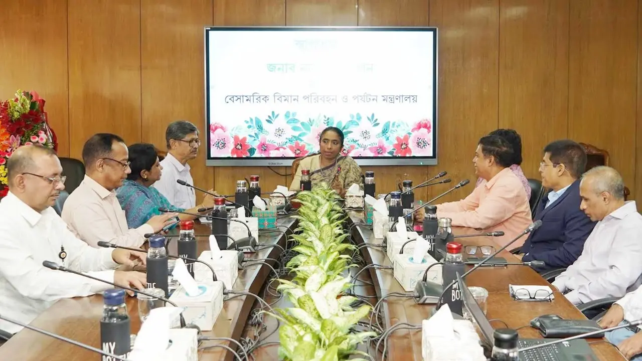 ইতিবাচক পরিবর্তনের লক্ষ্যে কাজ করতে হবে : বিমান সচিব