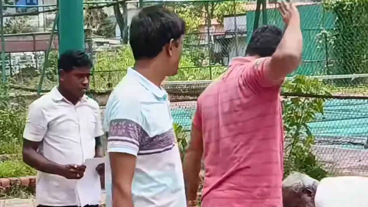বরগুনায় সাবেক মুক্তিযোদ্ধা কমান্ডারকে মারধর