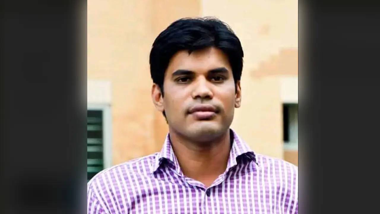 বেরোবি শিক্ষক বললেন, ‘এটা বিজ্ঞপ্তির দুর্বলতা’