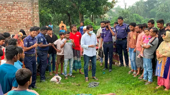 কুমিল্লায় জমিতে পড়ে ছিল যুবকের মরদেহ