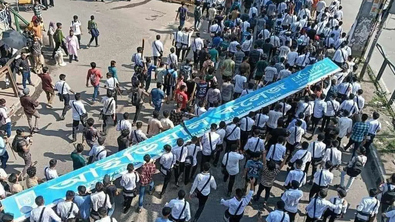 সায়েন্সল্যাবে সংঘর্ষে আহত ১৫ শিক্ষার্থী ঢামেকে