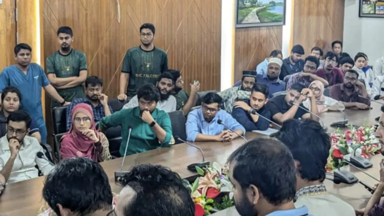 চিকিৎসকদের নিরাপত্তায় বিশেষায়িত স্বাস্থ্য পুলিশ গঠনে আলোচনা!