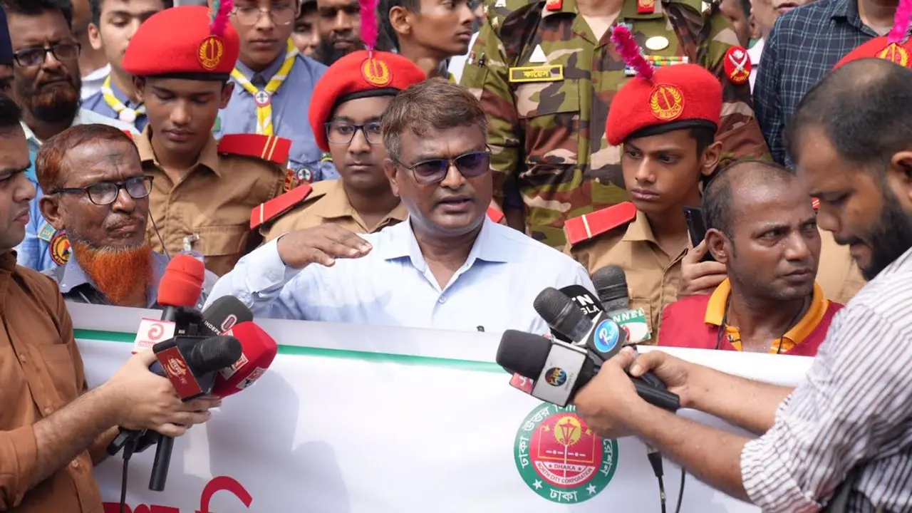 কাউন্সিলররা অনুপস্থিত, সেবা কার্যক্রম তদারকিতে ডিএনসিসির টিম