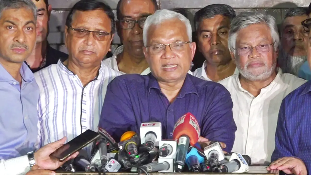 ‘যারা মন্ত্রণালয় চালাচ্ছে, তারা স্বাস্থ্যের কিছুই বোঝে না’