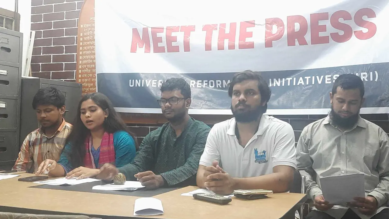 ঢাবির হল ও একাডেমিক স্থানে রাজনীতি নিষিদ্ধসহ ৮ প্রস্তাবনা 