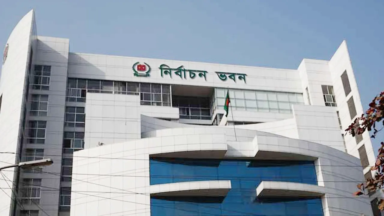 ভোটার হতে জনপ্রতিনিধিদের স্বাক্ষর চান না ইসি কর্মকর্তারা