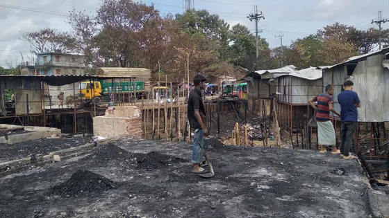 সহিংসতার পর নতুন করে ঘুরে দাঁড়ানোর চেষ্টায় দীঘিনালার ব্যবসায়ীরা