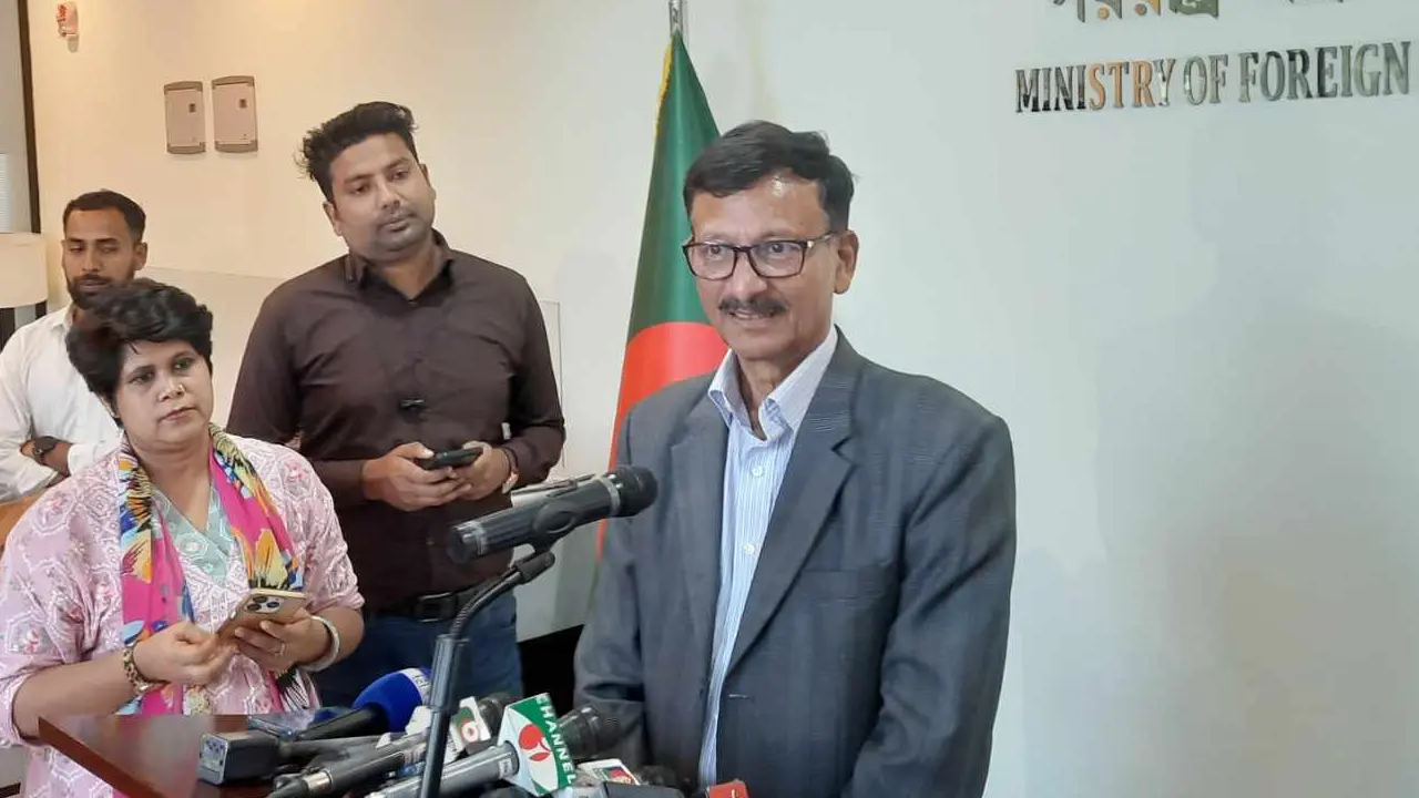 আমরা তো যুদ্ধ বাঁধাতে পারি না : পররাষ্ট্র উপদেষ্টা
