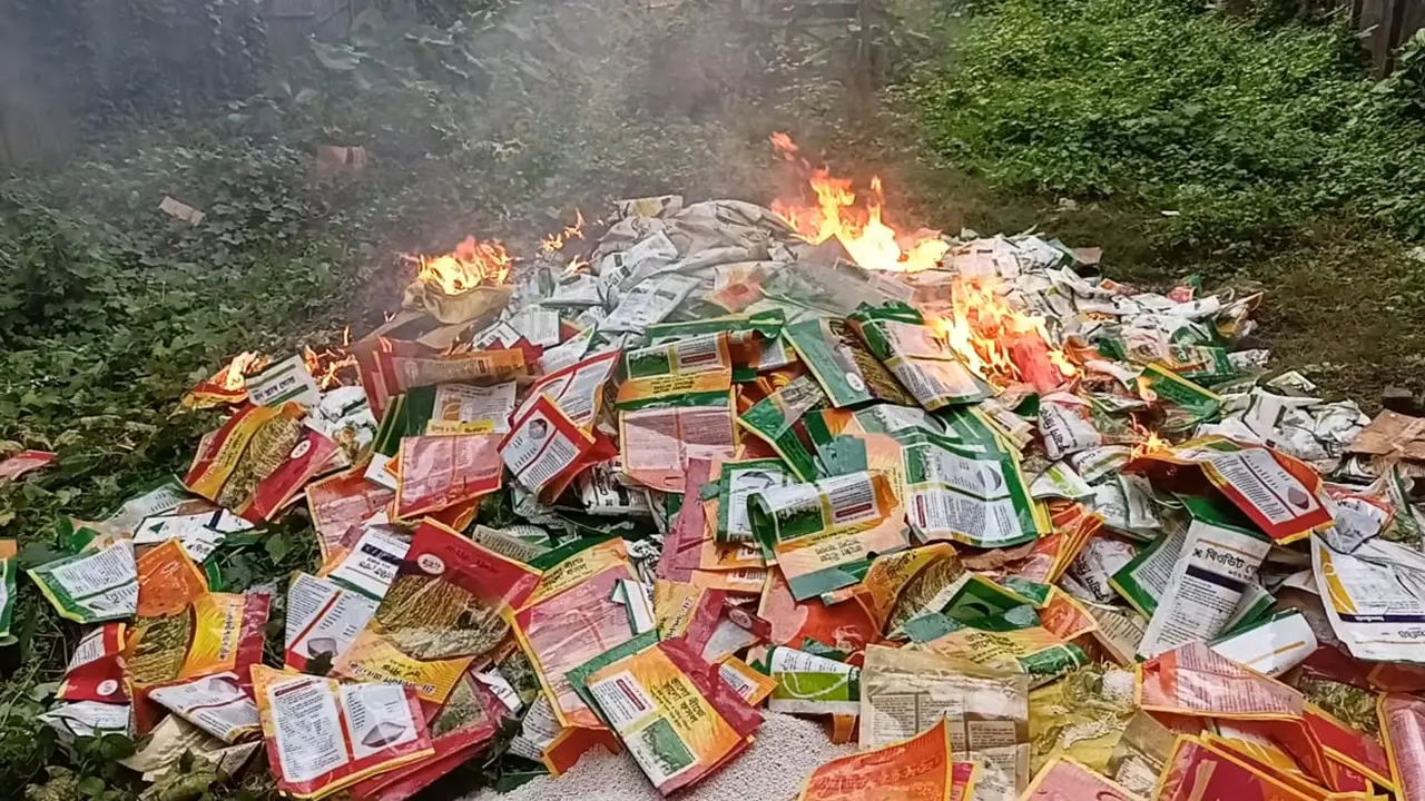 গাইবান্ধায় ৩২ লাখ টাকা মূল্যের নকল কীটনাশক জব্দ