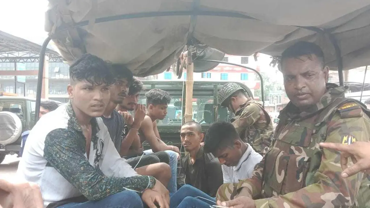 গাজীপুরে কারখানা ভাঙচুর চেষ্টার অভিযোগে ৬ জন আটক