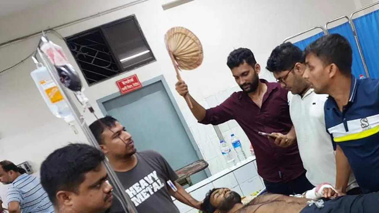দুর্বৃত্তদের হামলায় জবি ছাত্রদলকর্মী গুরুতর জখম