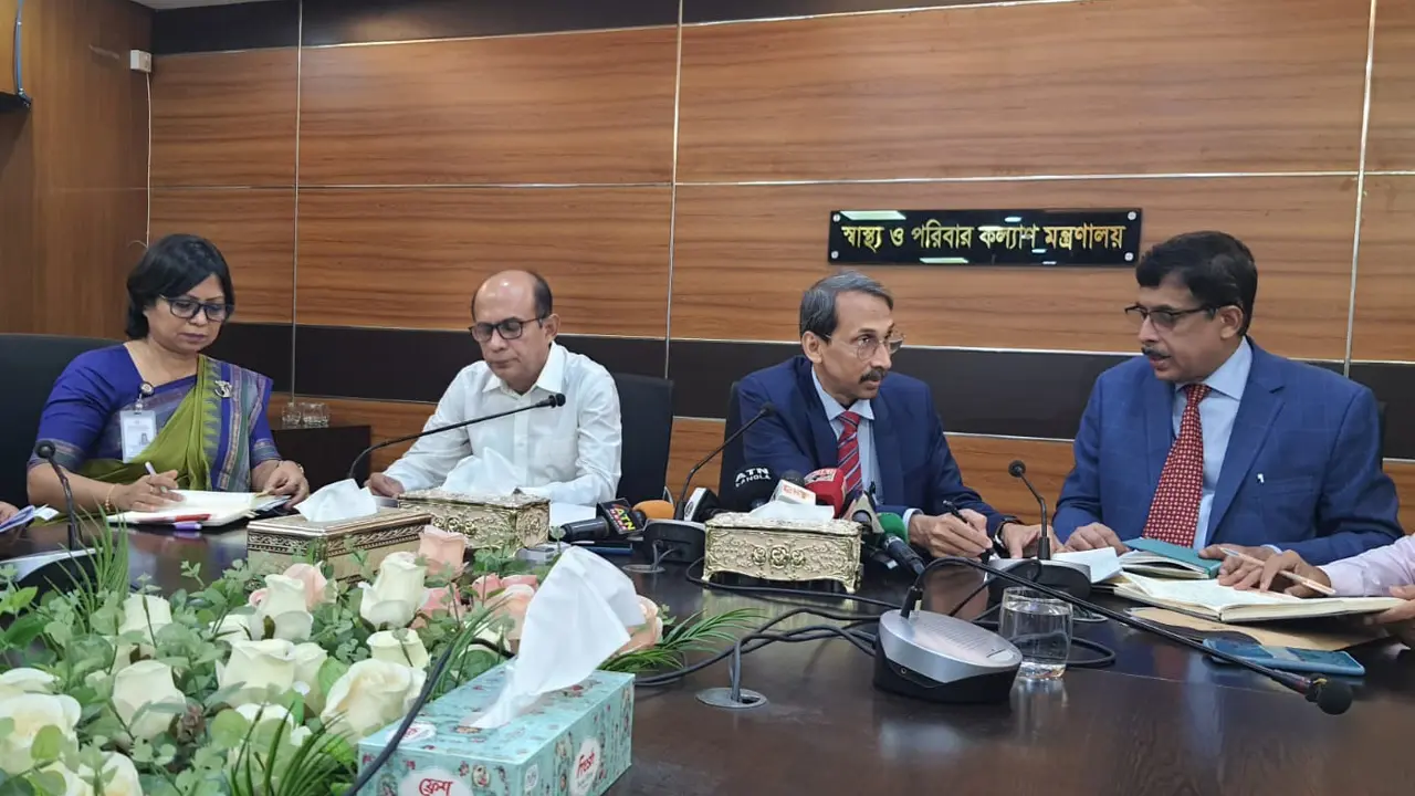 আহত ছাত্রদের চিকিৎসায় সন্তুষ্ট চীনা চিকিৎসকদল