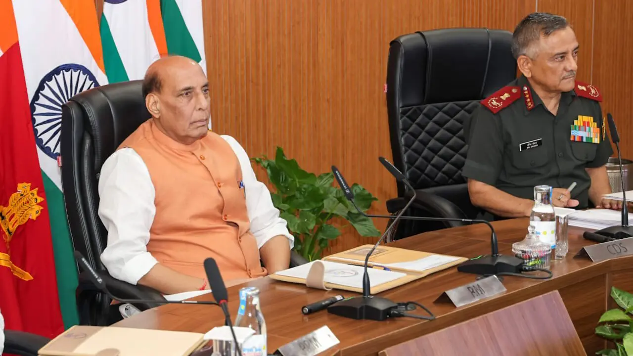 ভারতীয় সেনাদের বাংলাদেশ পরিস্থিতি বিশ্লেষণ করতে বললেন মন্ত্রী