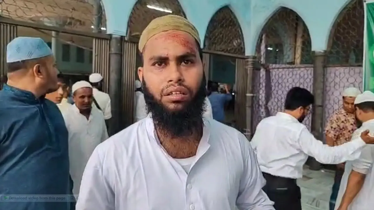 বায়তুল মোকাররমে দুই পক্ষের সংঘর্ষ, কয়েকজন মুসল্লি আহত