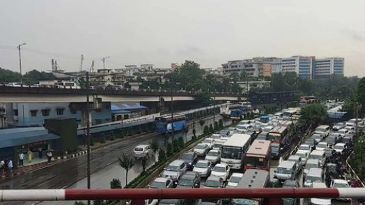ঢাকাজুড়ে তীব্র যানজট