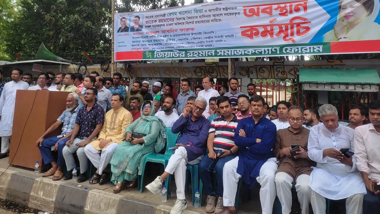 শেখ হাসিনার ১০০ বছরের জেল হওয়া উচিত : জয়নুল আবদিন