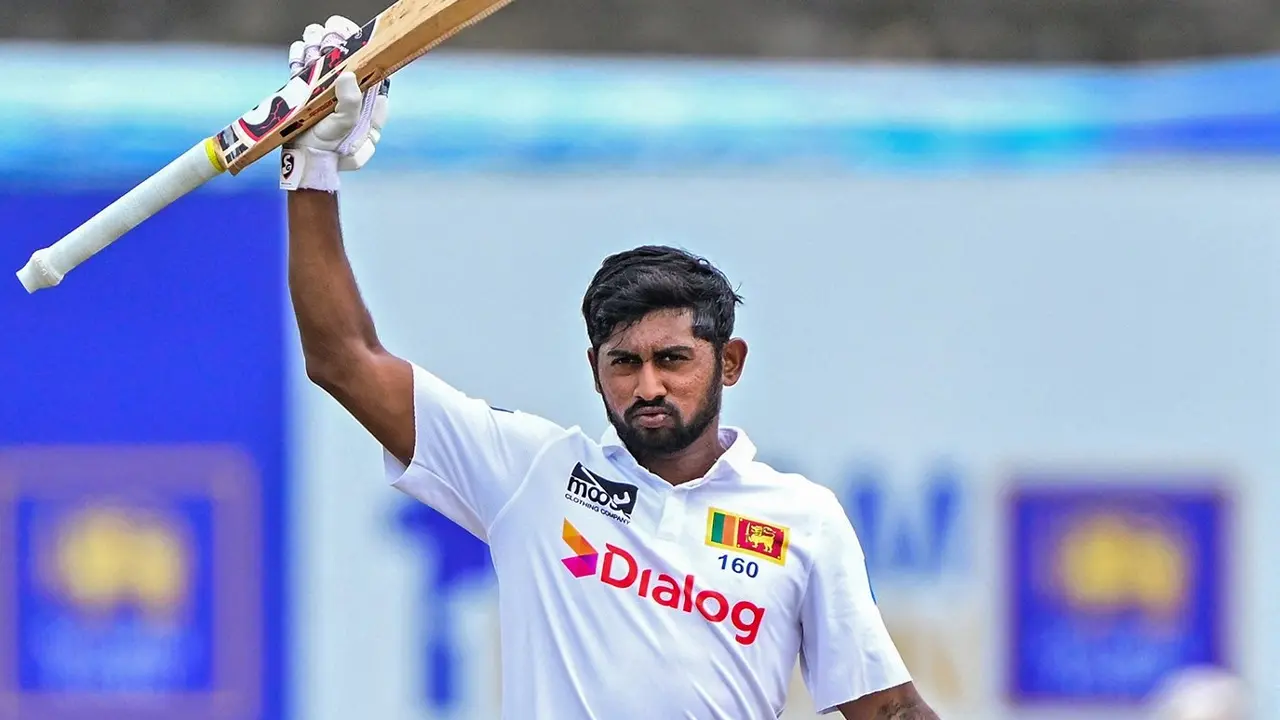 রেকর্ডবুকে নাম লিখেই চলেছেন কামিন্দু