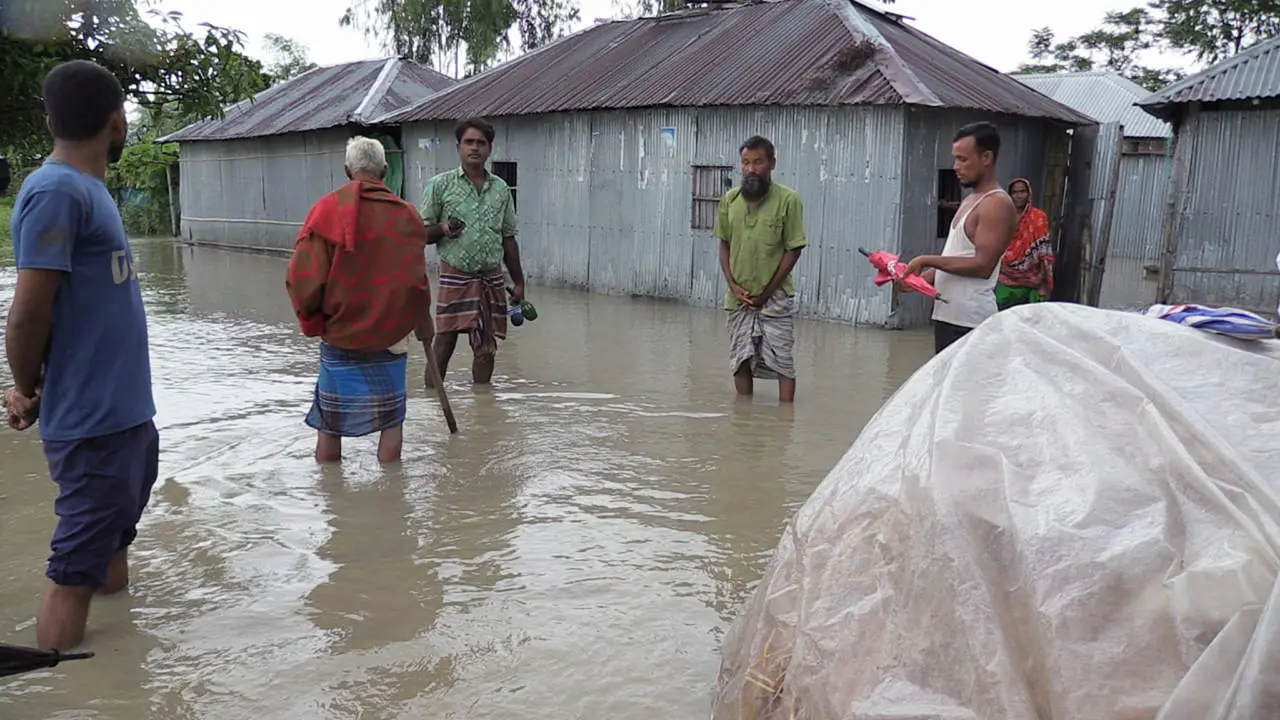 লালমনিরহাটে কমতে শুরু করেছে তিস্তার পানি