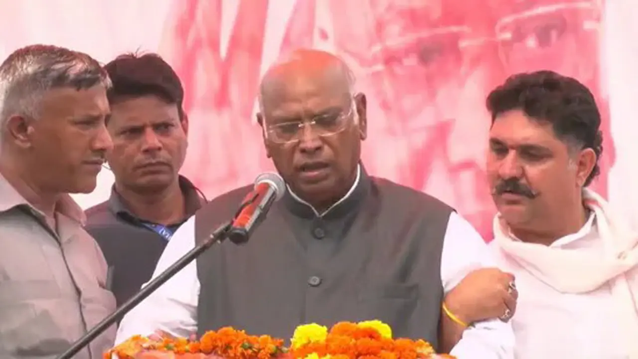 অসুস্থ থেকে সুস্থ হয়ে বললেন, ‘মোদির পতন না হওয়া পর্যন্ত মরব না’
