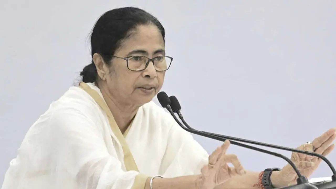 পশ্চিমবঙ্গ বাংলাদেশ নয়: হুঁশিয়ারি মমতার