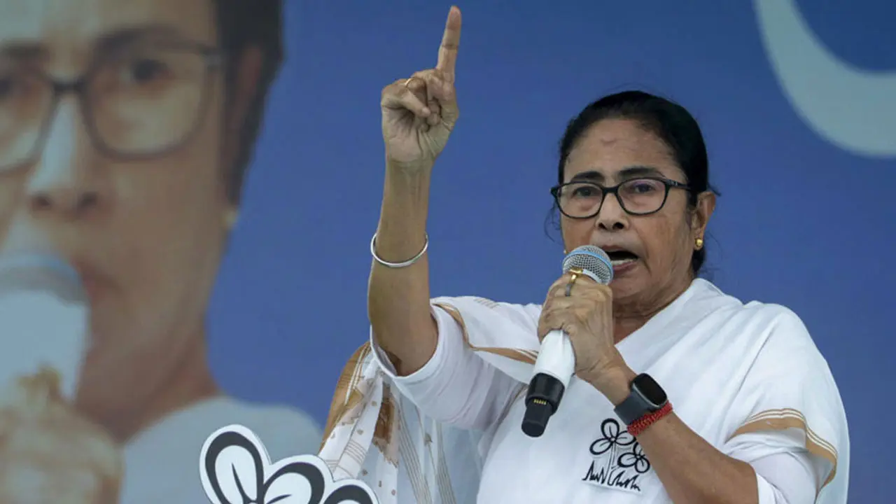 ফারাক্কা ব্যারেজ নিয়ে ভারত সরকারের কঠোর সমালোচনা মমতার