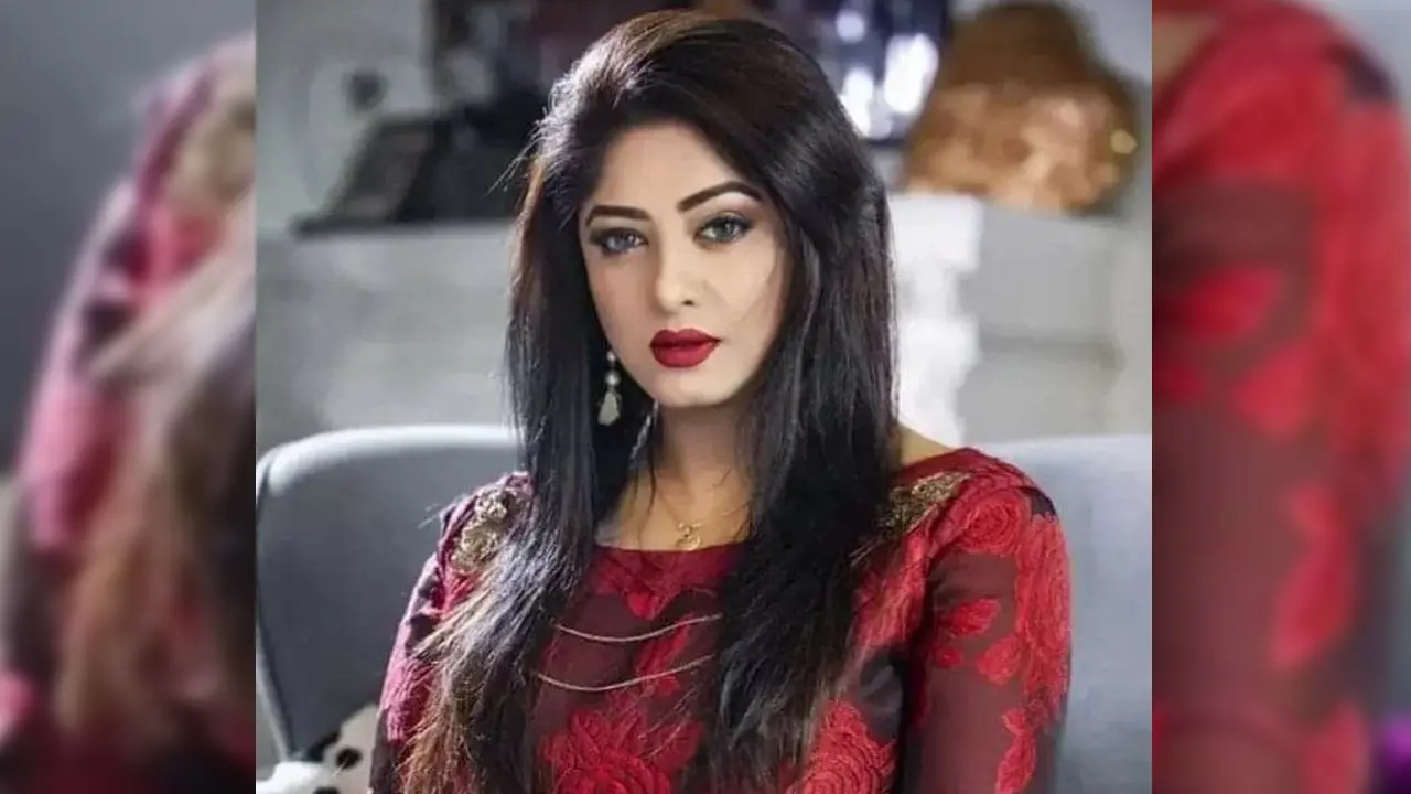 আলো আসবেই গ্রুপ কাণ্ড, যা বললেন মৌসুমী