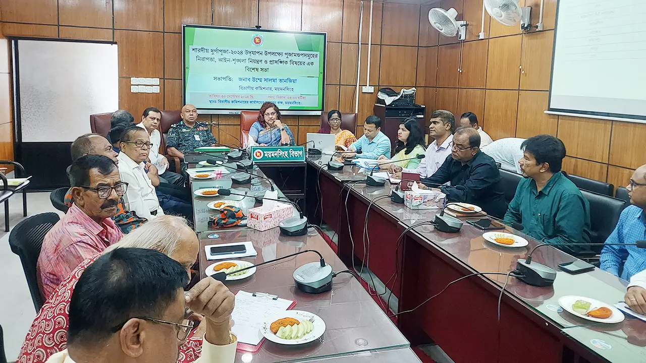 ‘দুর্গাপূজায় গুজব ছড়ানোর বিষয়ে সতর্ক থাকতে হবে’