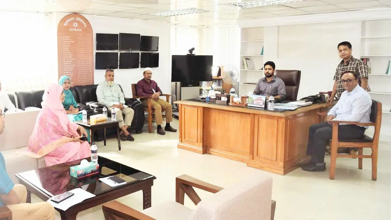 সরকারকে খুশি করার প্রয়োজন নেই, জনগণের পক্ষে কাজ করুন